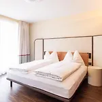 Ema House Serviced Superior Seefeld ציריך