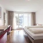 Ema House Serviced Superior Seefeld Appartement *